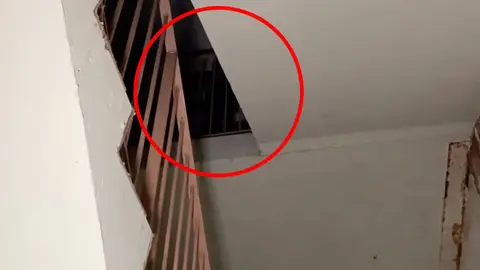 Fantasma en un asilo abandonado Fantasma en un asilo abandonado