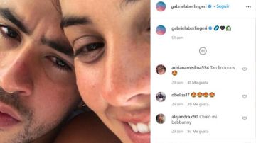 Bad Bunny y Gabriela Berlingeri en un selfie