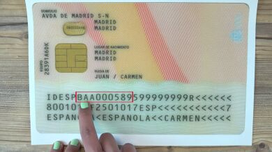 ¿Qué significa el código de la parte trasera del DNI?