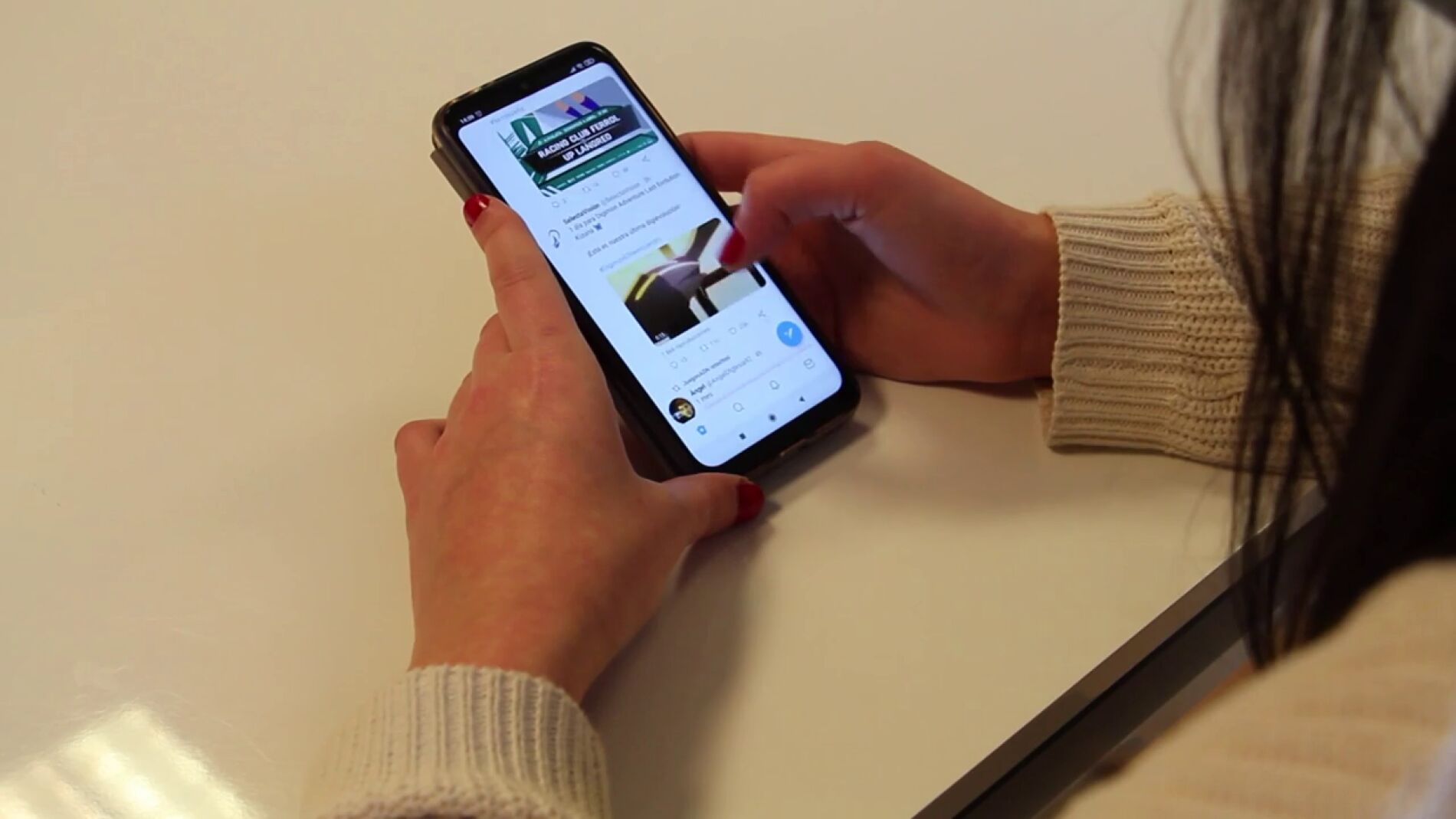 Doomscrolling: Qu&eacute; es y c&oacute;mo terminar ese c&iacute;rculo vicioso