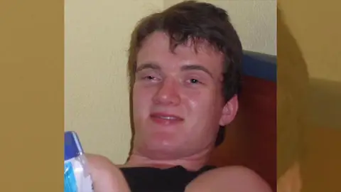 El protagonista del meme 'Stoner Stanley' El protagonista del meme 'Stoner Stanley' desvela su identidad 10 años después