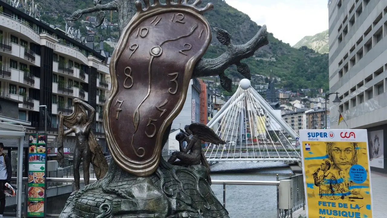 Escultura de Dalí en Andorra