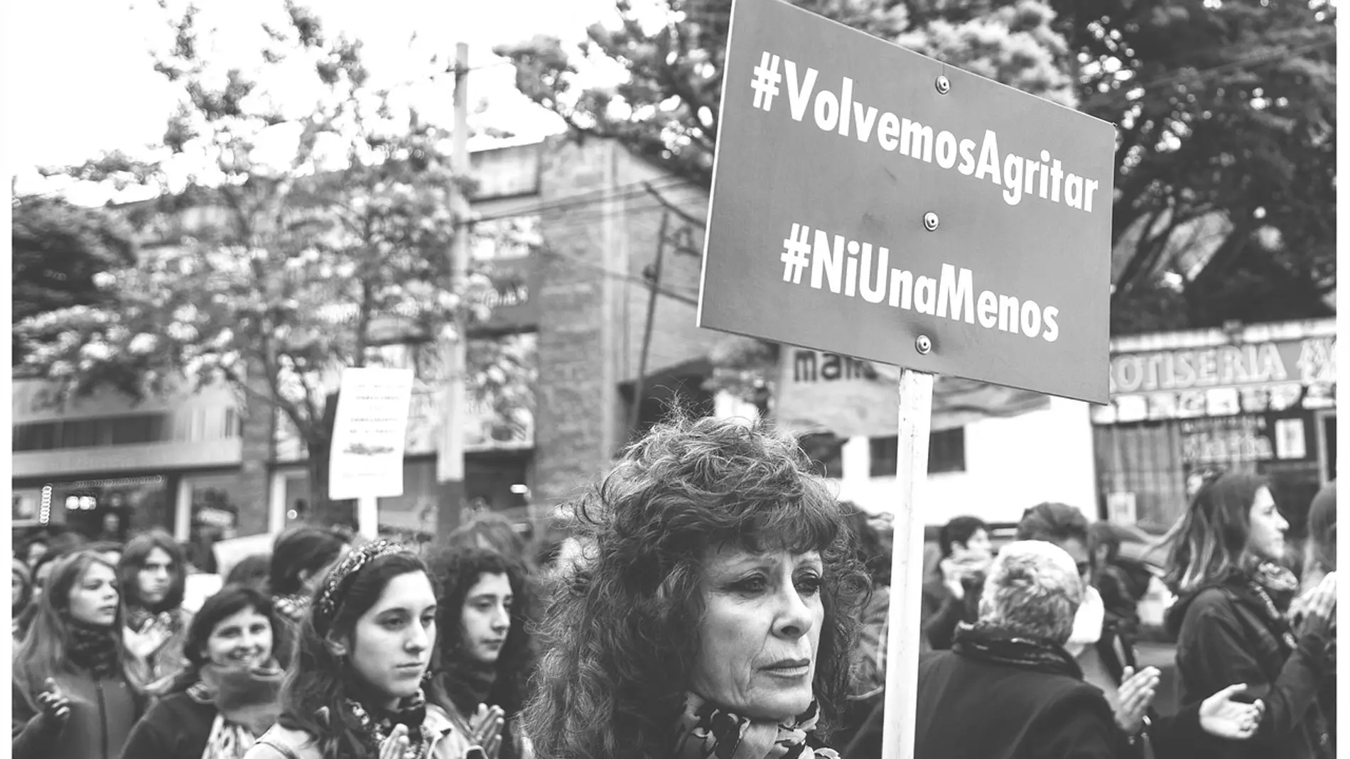 Pancarta feminista en una manifestación