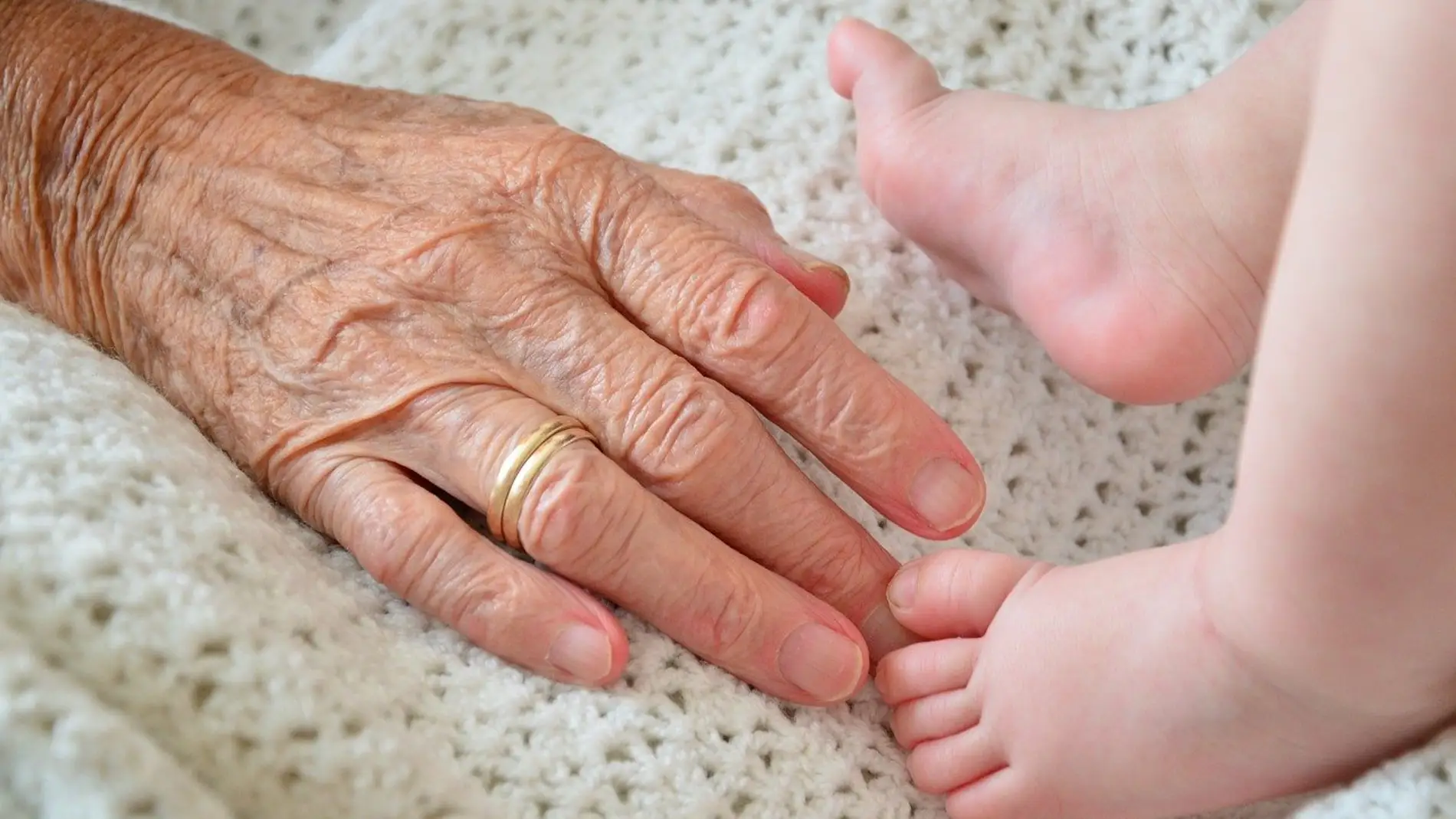 Abuela con su nieto