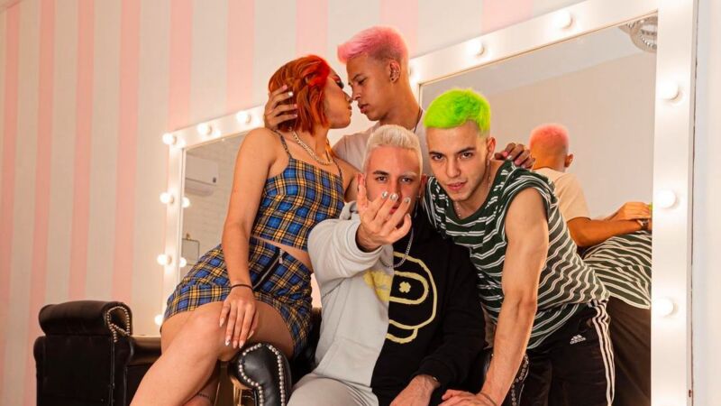 La diversidad triunfa en Tik Tok: así es la relación poliamorosa que lo está petando