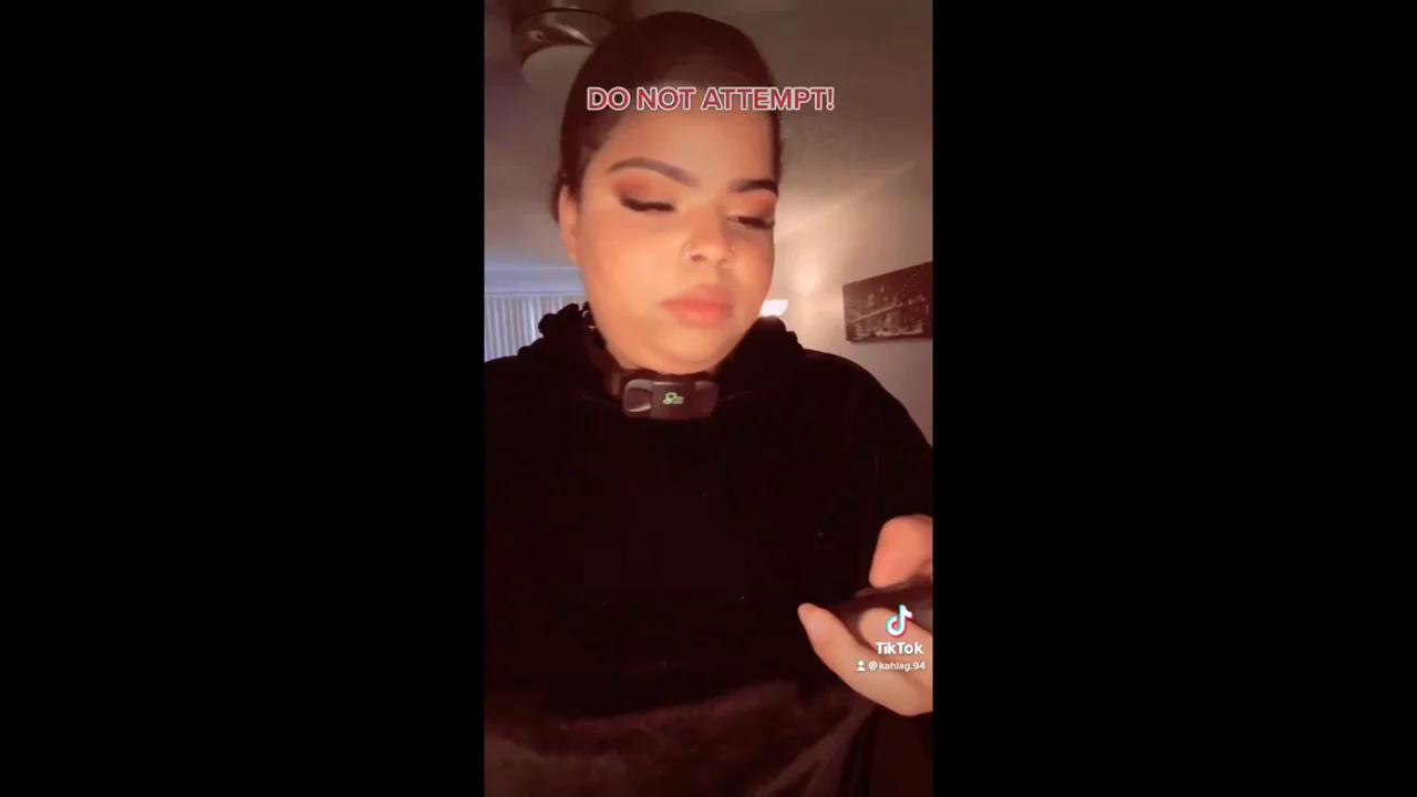 VÍDEO: Una influencer se desmaya al pobrar el collar de descargas eléctricas de su perro