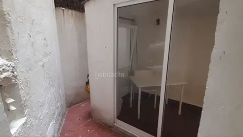 Patio de casa de 750 euros que ha provocado la indignación de Twitter Patio de casa de 750 euros que ha provocado la indignación de Twitter