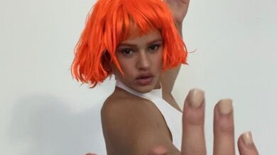 Los looks más atrevidos de Rosalía: del bolso-pene a los grillz