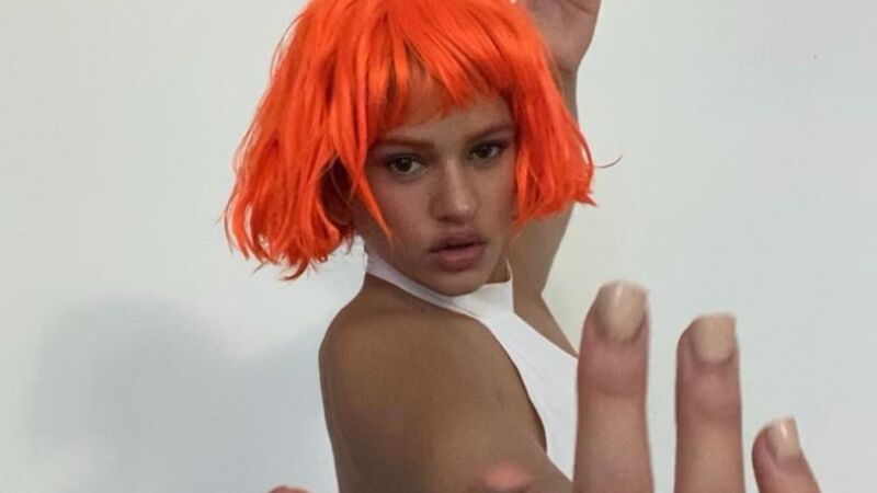 Los looks más atrevidos de Rosalía: del bolso-pene a los grillz