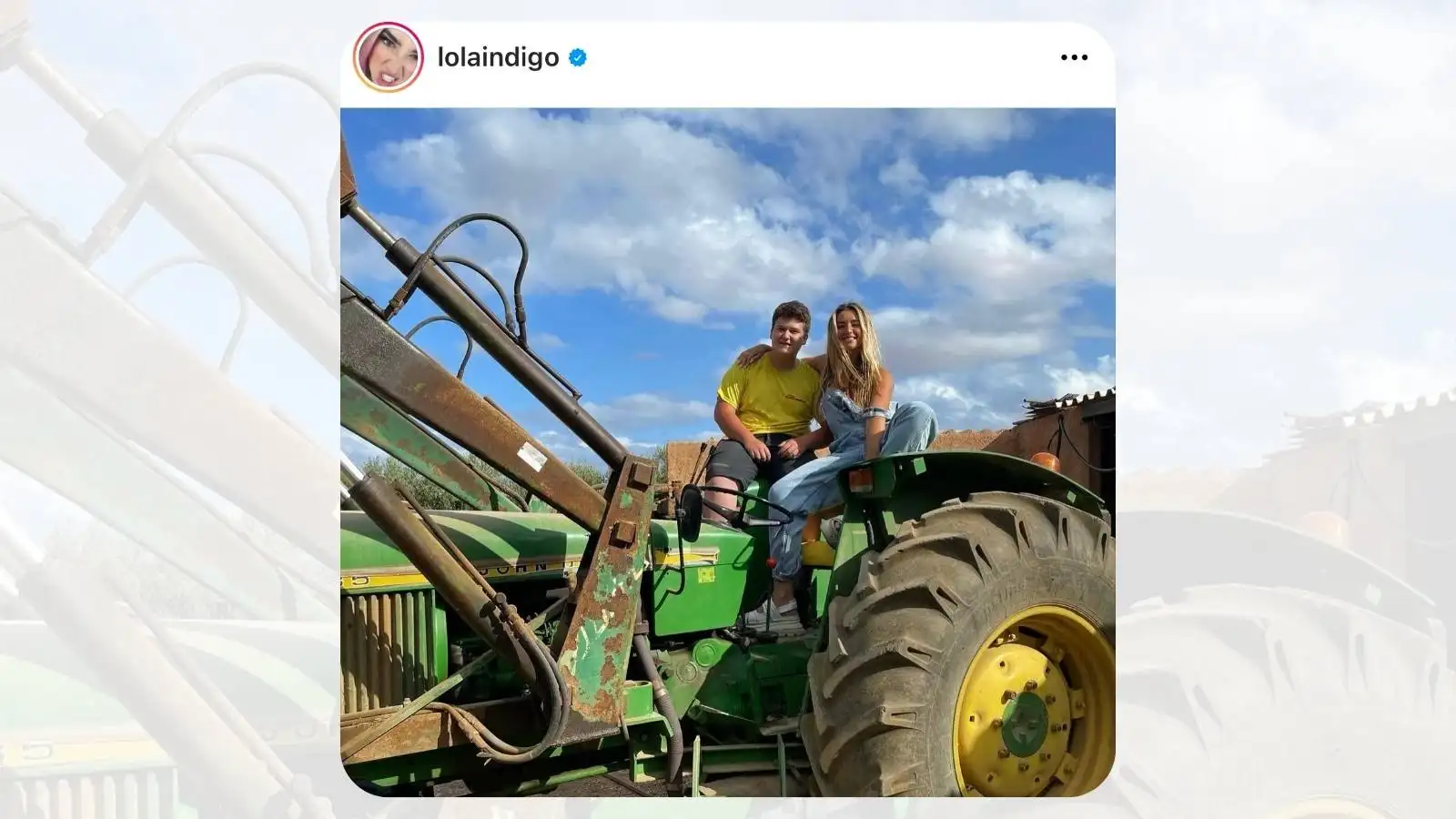 Miquel Montoro, su tractor y Lola Indigo