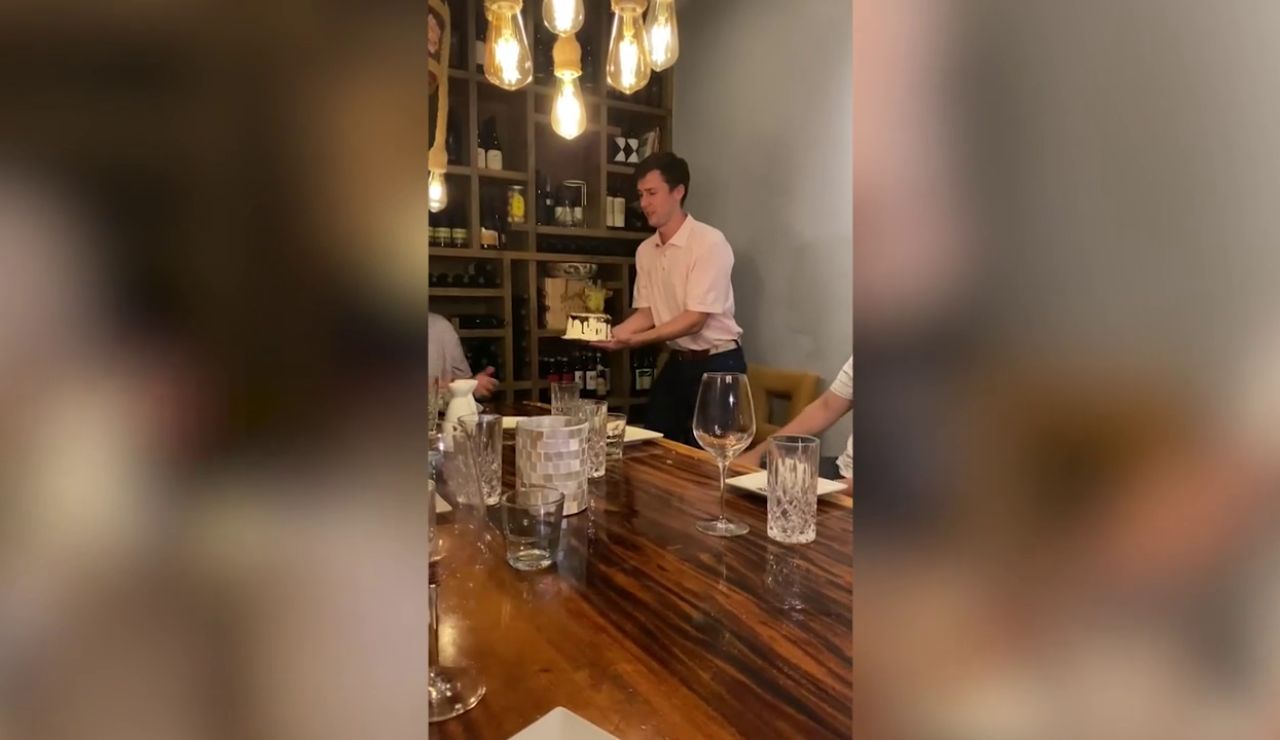 Hacer girar una tarta en el aire, el nuevo reto que circula por las redes