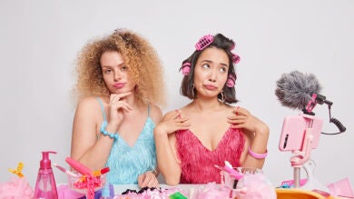 Belleza Falsa: la influencer que desmonta a otros influencer