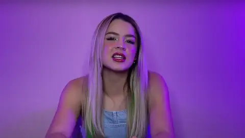 Carol Castro en su estreno en YouTube Carol Castro en su estreno en YouTube