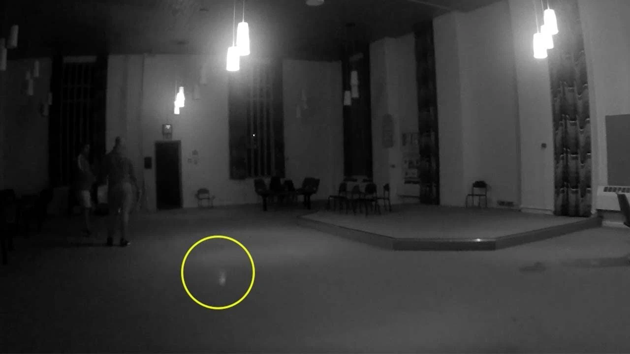 Graban a un fantasma en una prisión del Reino Unido