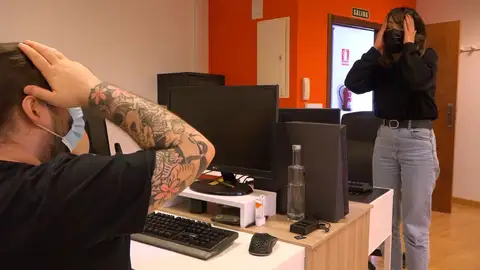 Mujer lamentándose Mujer lamentándose