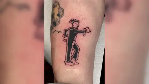 Recrea la secuencia de una icónica película tatuando a 70 personas Recrea la secuencia de una icónica película tatuando a 70 personas