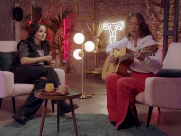 Rigoberta Bandini emociona en la quinta temporada 'Las Uñas' cantando 'Perra'
