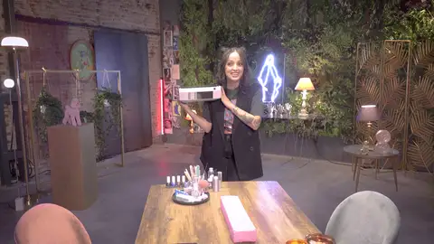 Sindy Takanashi Las Uñas