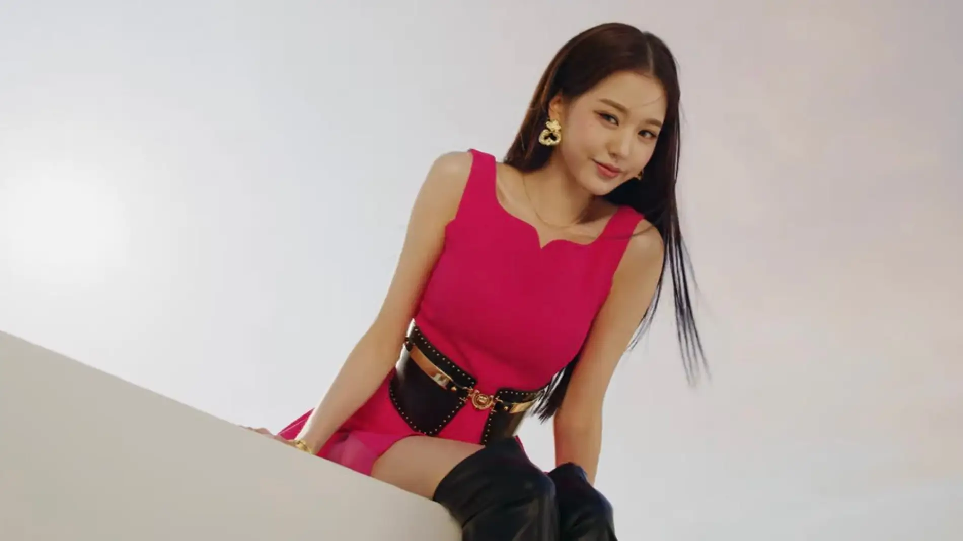 Wonyoung en el videoclip de 'ELEVEN' de IVE.