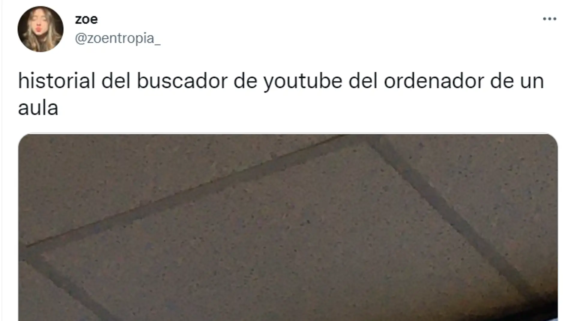 Arrasa en Twitter al enseñar el historial de búsqueda del ordenador de la universidad