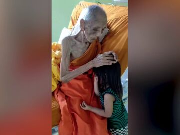 El monje budista de 109 años al que los médicos le dijeron que no viviría más de 20
