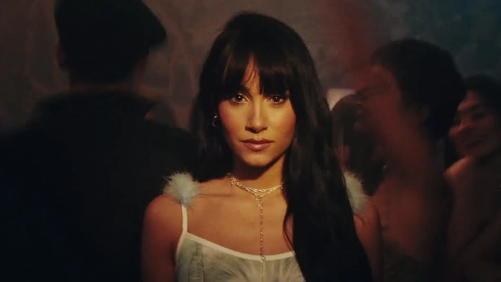 Aitana en 'Formentera'. La canción, no la isla