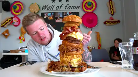 Devora la hamburguesa más grandes que puedas imaginar en 13 minutos Devora la hamburguesa más grandes que puedas imaginar en 13 minutos