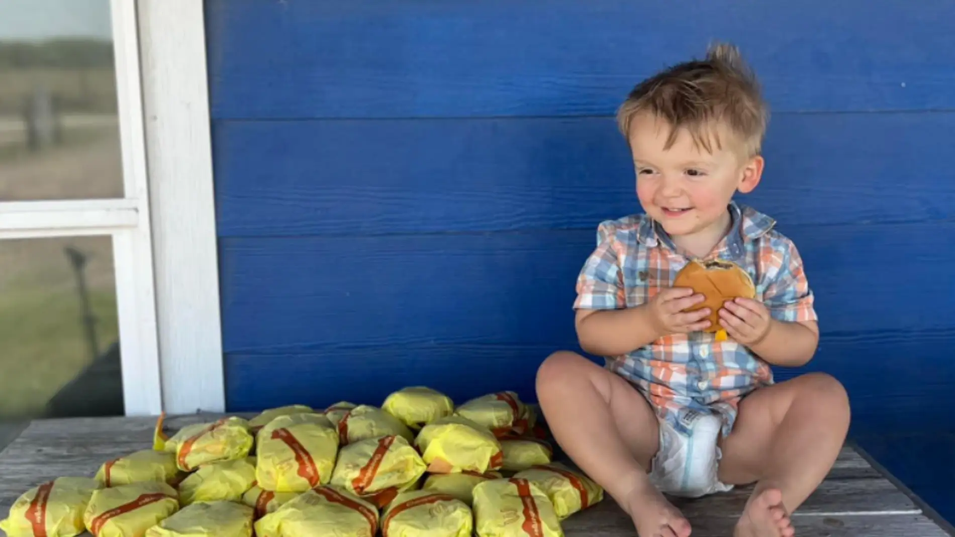 Un niño de dos años encarga 31 hamburguesas