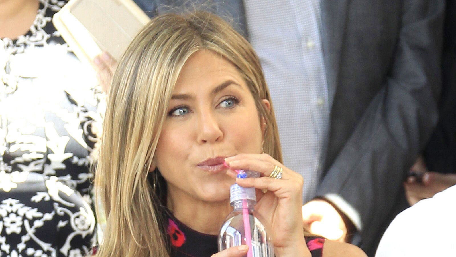 Jennifer Aniston avisa a los famosos: 