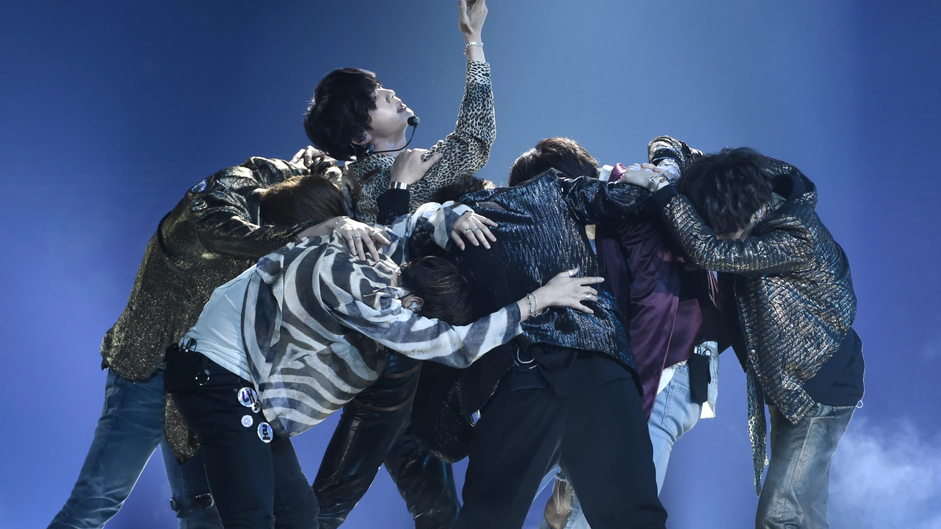 Desfilar ya saben los de BTS, eso seguro Desfilar ya saben los de BTS, eso seguro