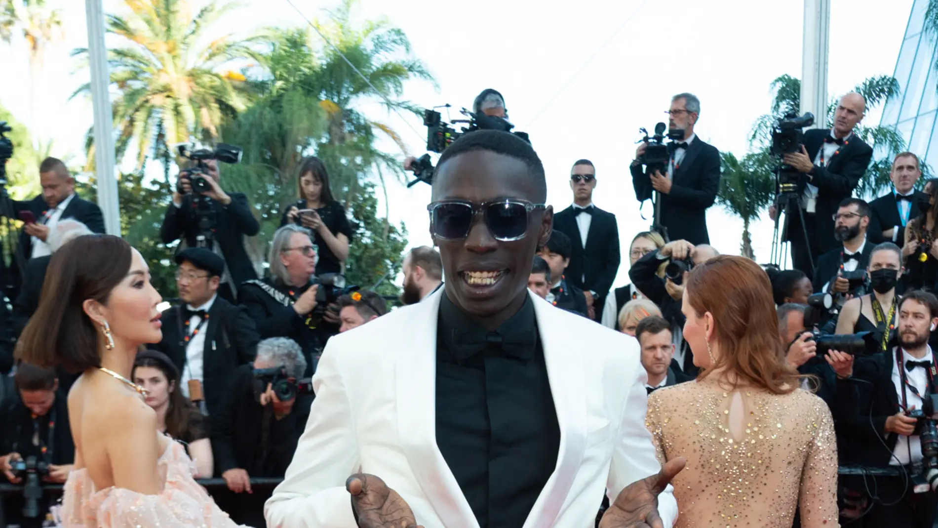 Khaby Lame en la alfombra roja de Cannes