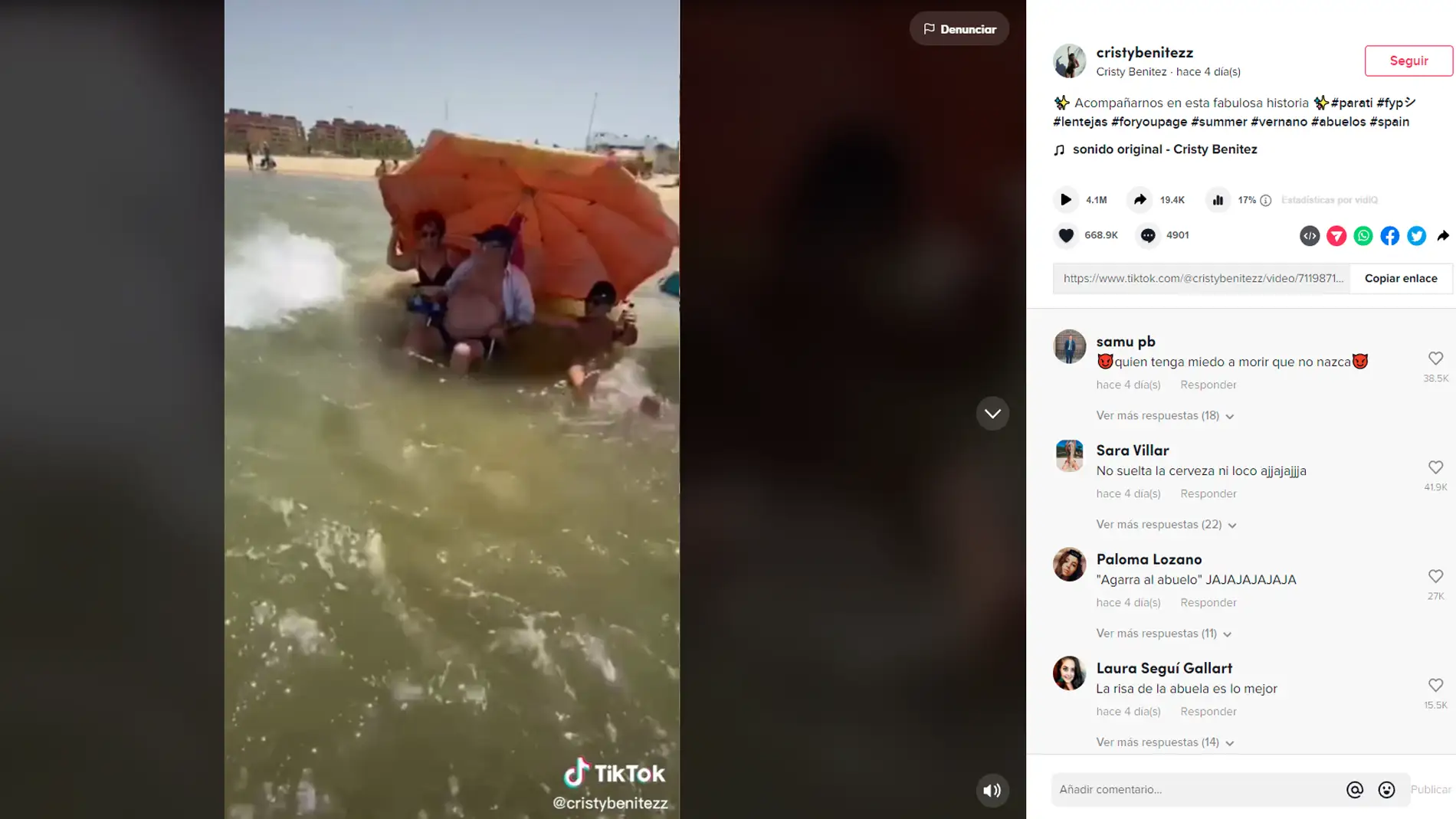 &quot;¡Agarra al abuelo!&quot;: El vídeo sobre una familia en la playa más viral del verano