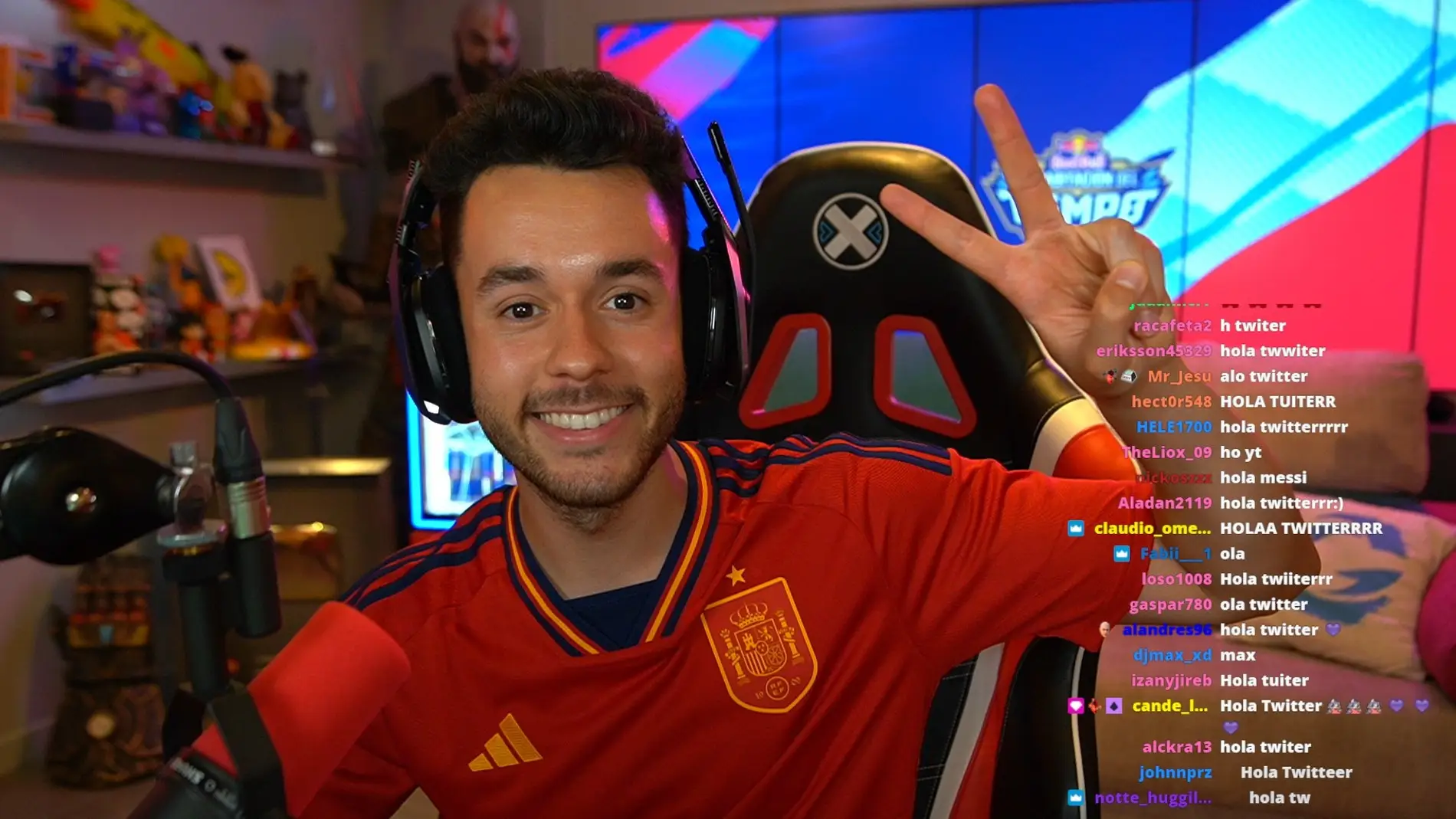 TheGrefg presentando la camiseta de la selección española.