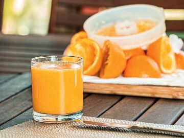 Zumo de naranja.