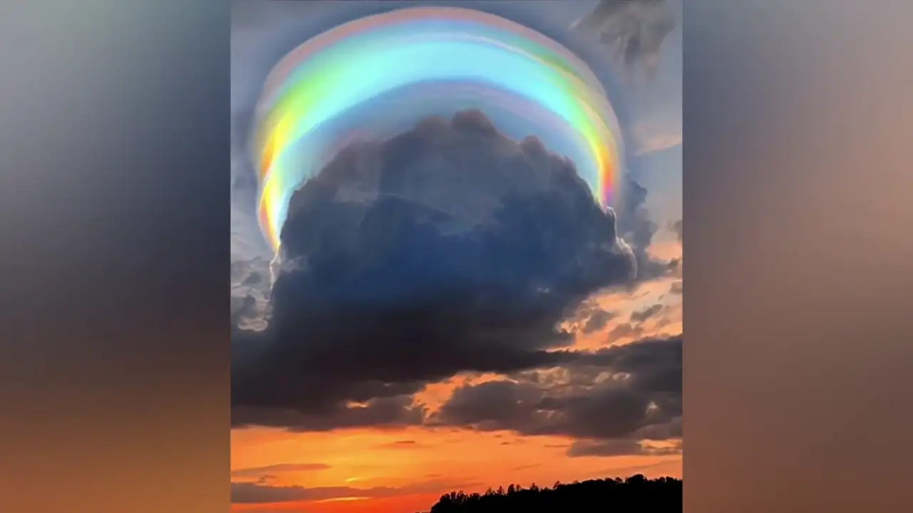 Así se vio la espectacular nube multicolor viral que apareció en el cielo de Haikou