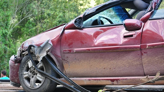 Imagen de archivo de un accidente de coche. Imagen de archivo de un accidente de coche.