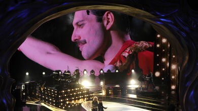 Queen y Freddie Mercury no fueron los primeros: 5 comebacks históricos en la música desde 'el más allá'