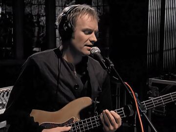 Sting en su videoclip de 'Shape of My Heart'.