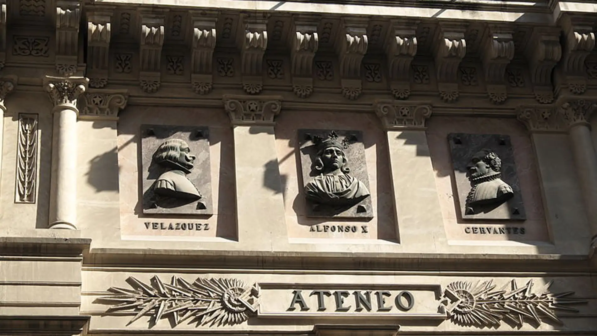 ¿Es verdad que en el Ateneo de Madrid se votó la existencia de Dios?