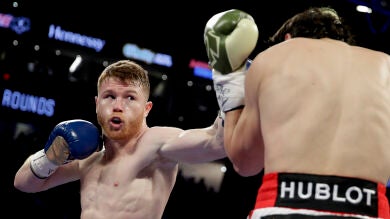 Canelo amenaza a Messi (y Auron le defiende): 