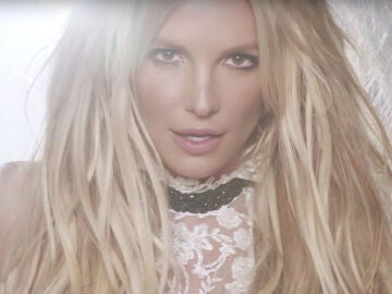 Britney Spears en su videoclip de 'Make Me...'.