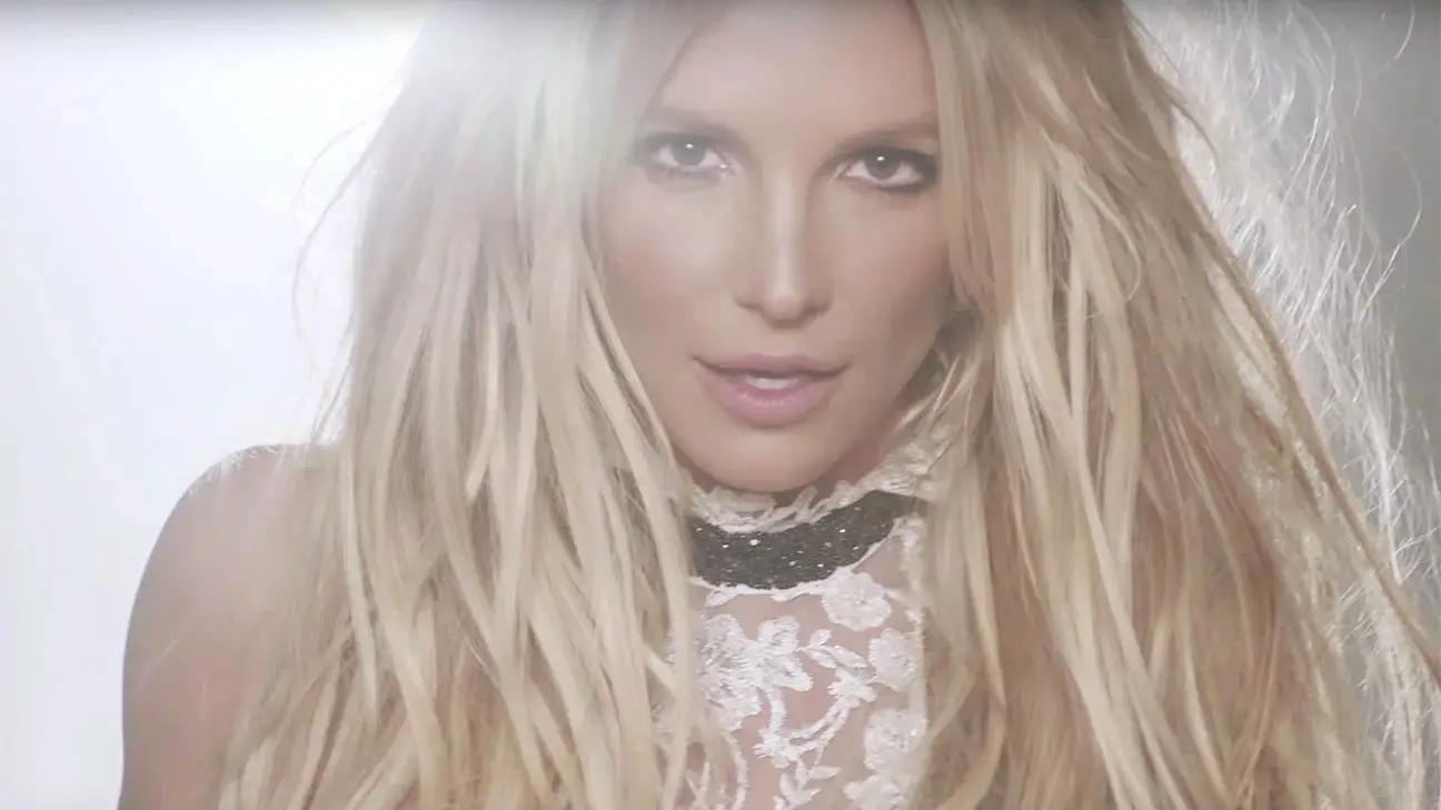 Britney Spears en su videoclip de &#39;Make Me...&#39;.
