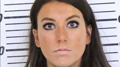 Detienen a una tiktoker por simular un cáncer y recaudar 37.000 euros