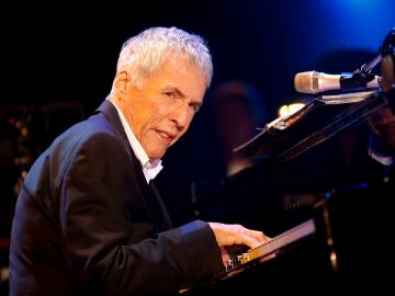 Fotograf&iacute;a de archivo del compositor y pianista Burt Bacharach