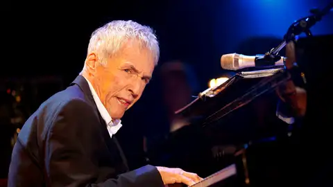 Fotografía de archivo del compositor y pianista Burt Bacharach Fotografía de archivo del compositor y pianista Burt Bacharach