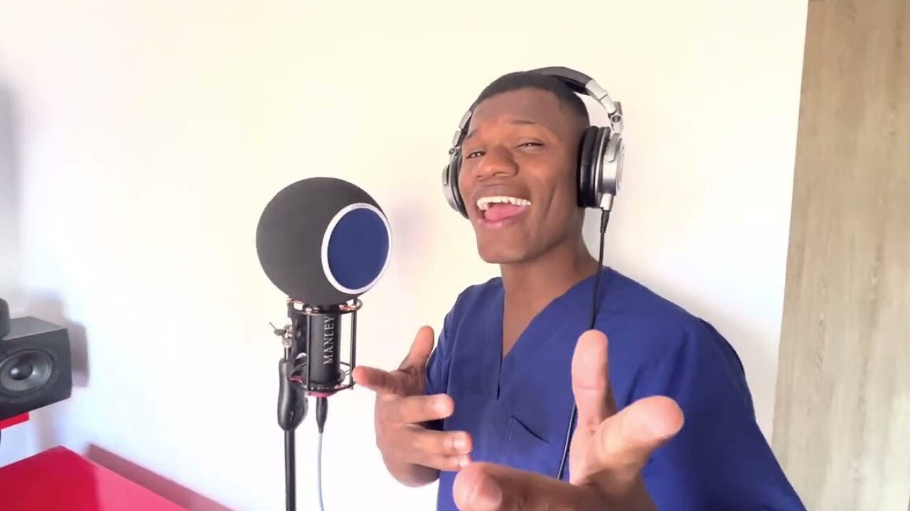 ¿Quién es JH de la Cruz?