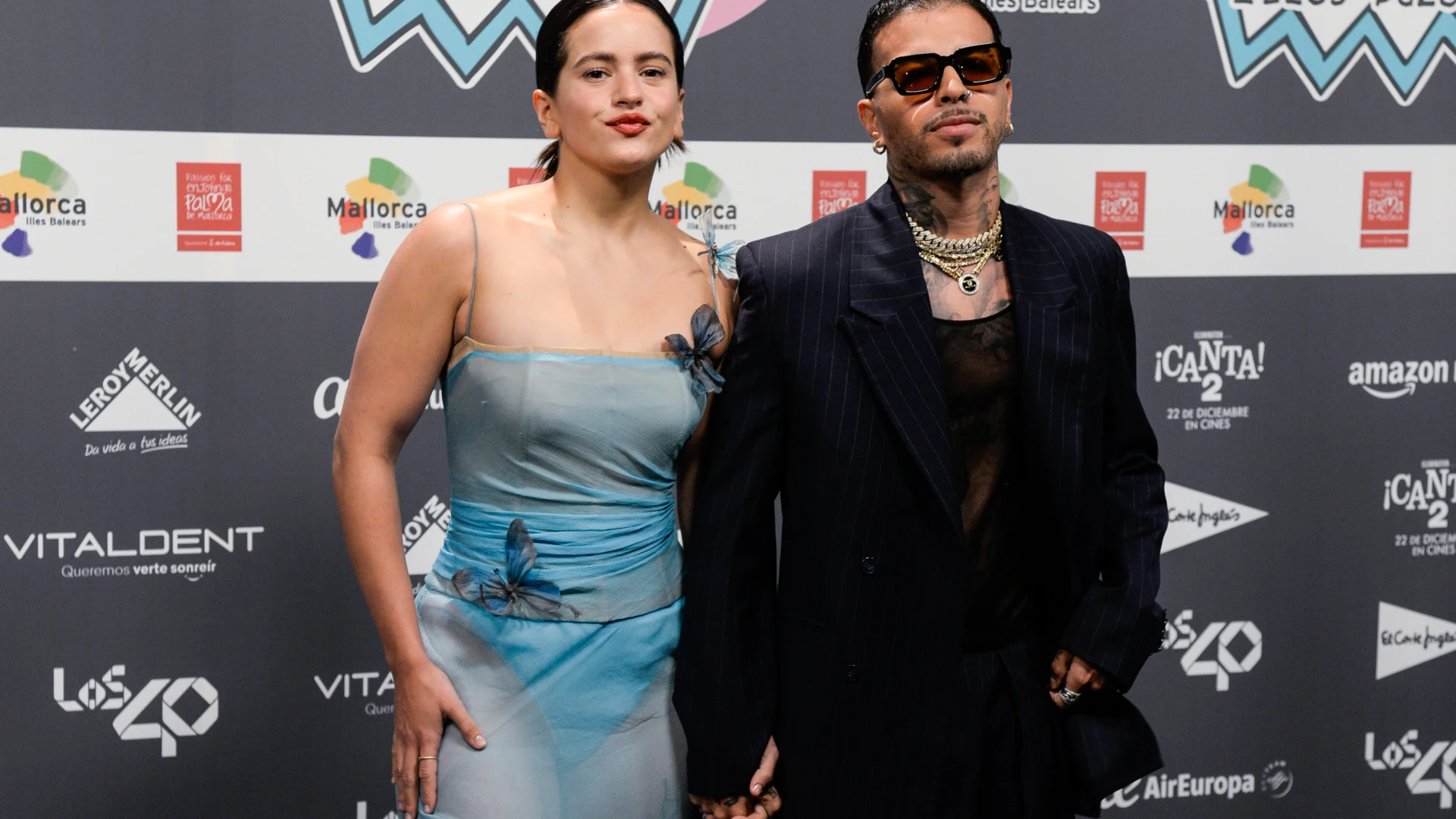 Rosal&iacute;a y Rauw Alejandro el d&iacute;a en el que Ibai les 'chaf&oacute;' su beso