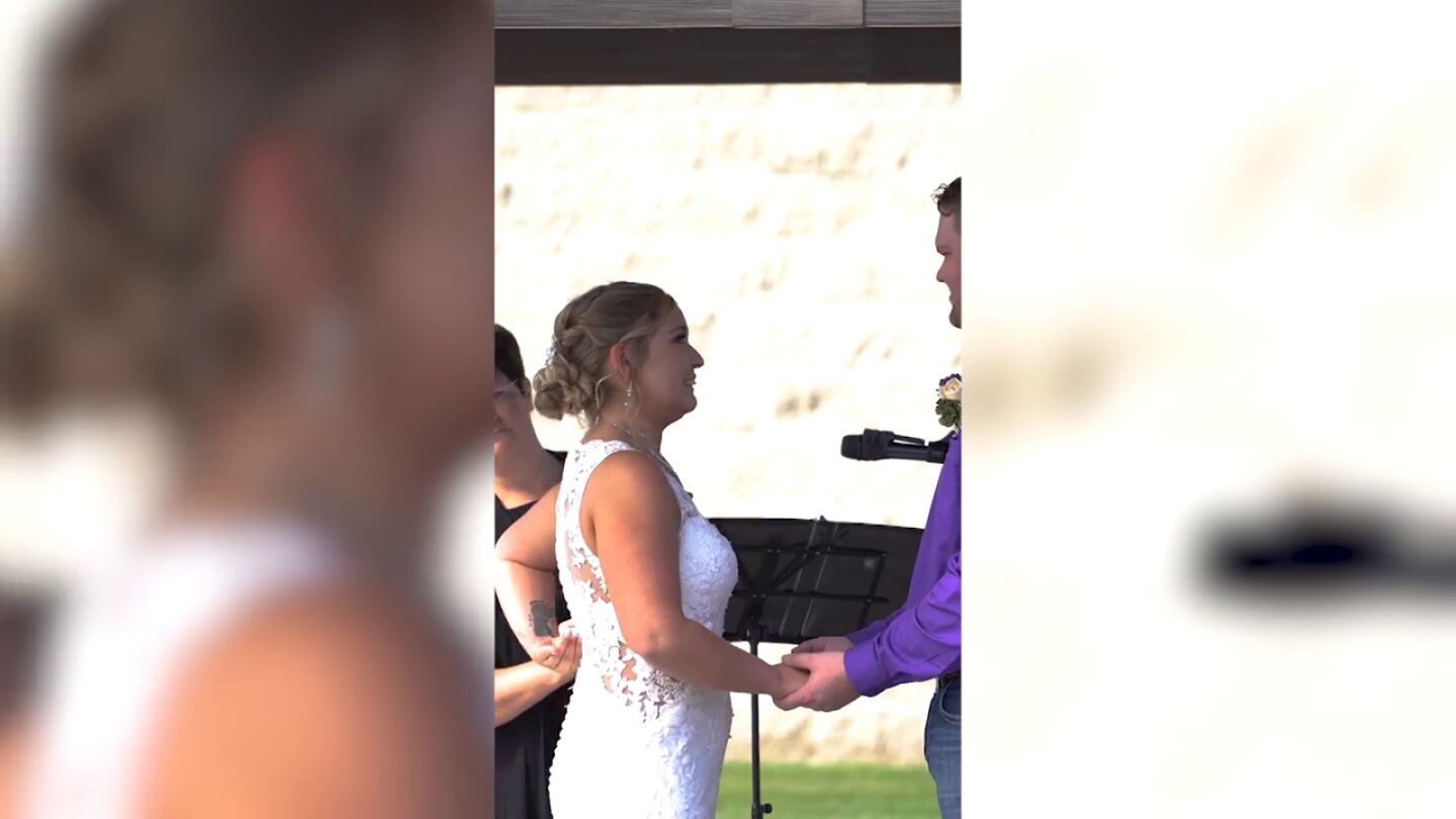 Se le mete una avispa dentro del vestido de novia: el v&iacute;deo que han visto 26 millones de personas en TikTok