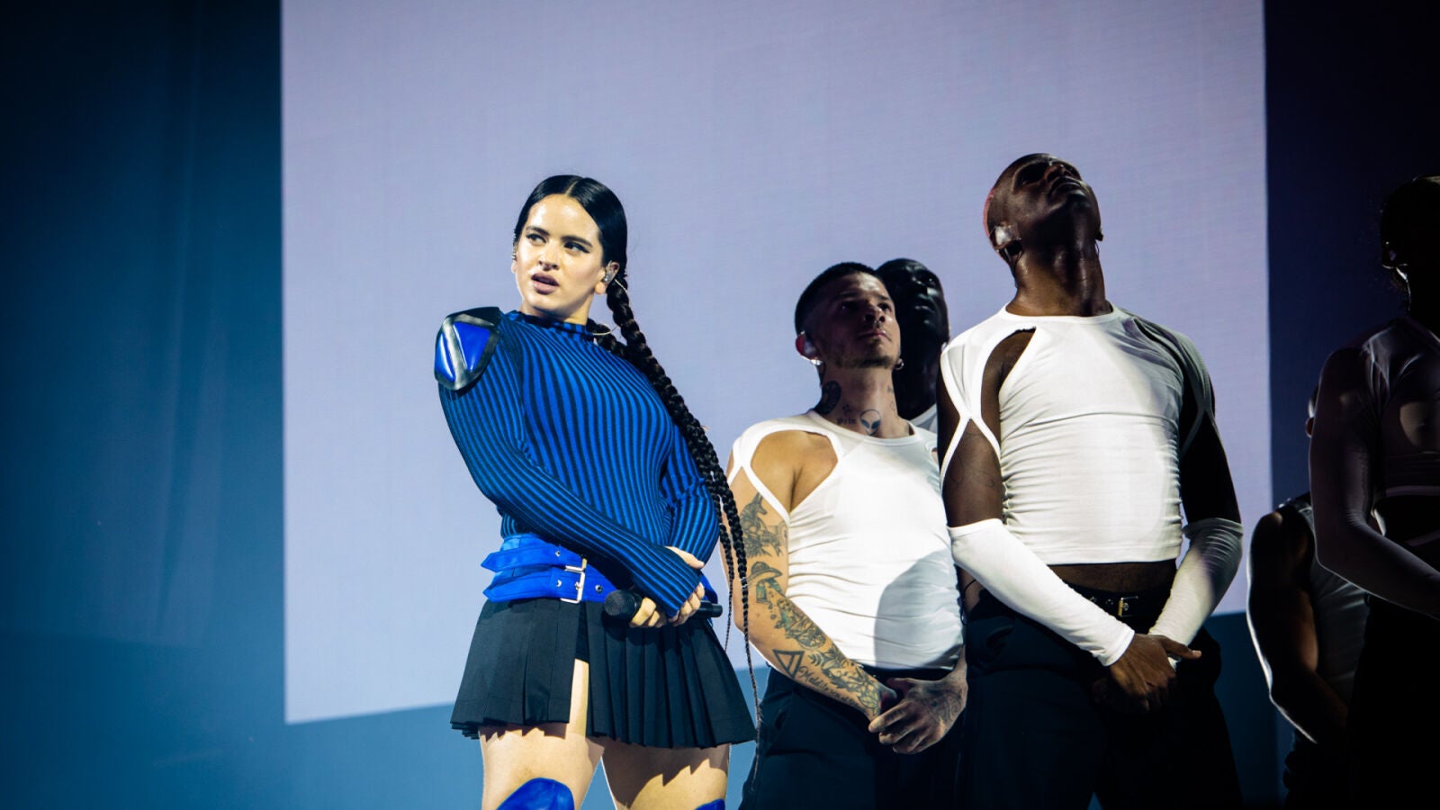 El coreógrafo de Rosalía denuncia al youtuber iOA por copiar los bailes de sus conciertos