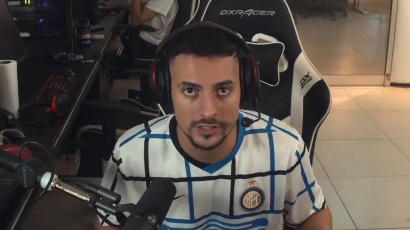 Coscu en uno de sus streams de Twitch Coscu en uno de sus streams de Twitch